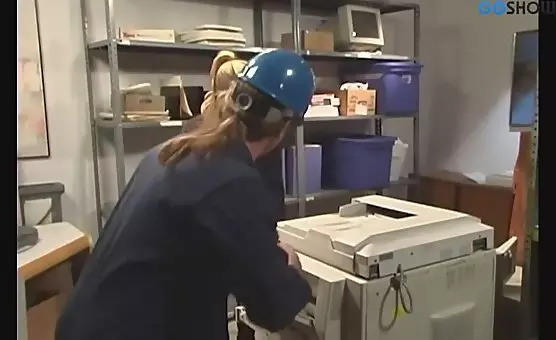 Bluecollar Worker Gives Oral Pleasure Gets Fucked